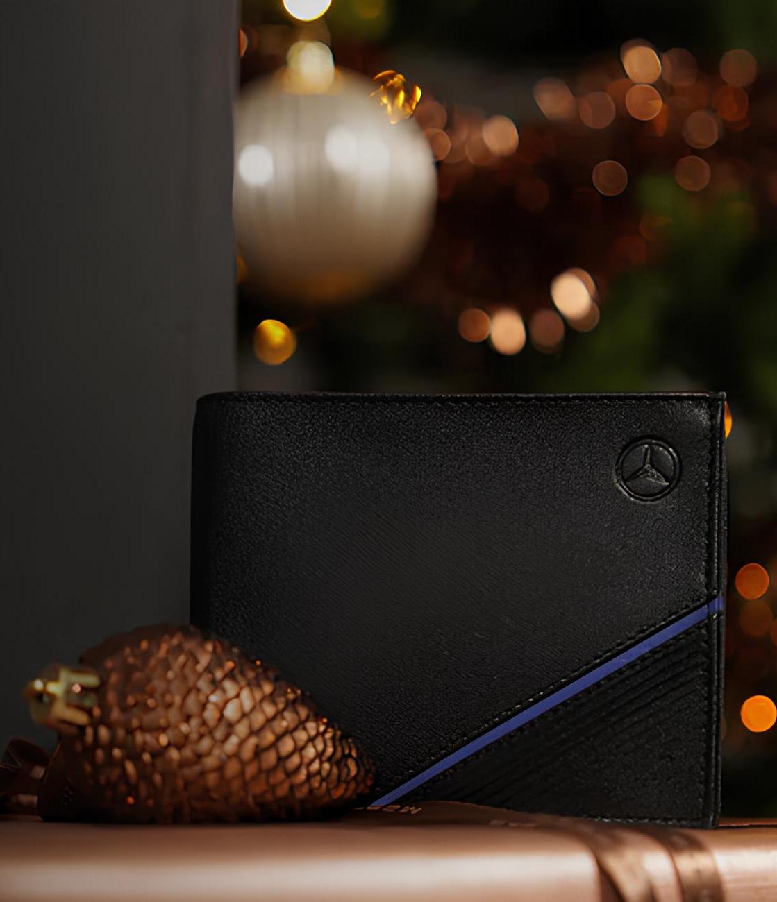 Новогодняя распродажа аксессуаров Mercedes-Benz - скидки до 20%